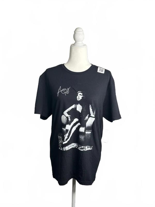 Gildan women’s tshirt nwt size M