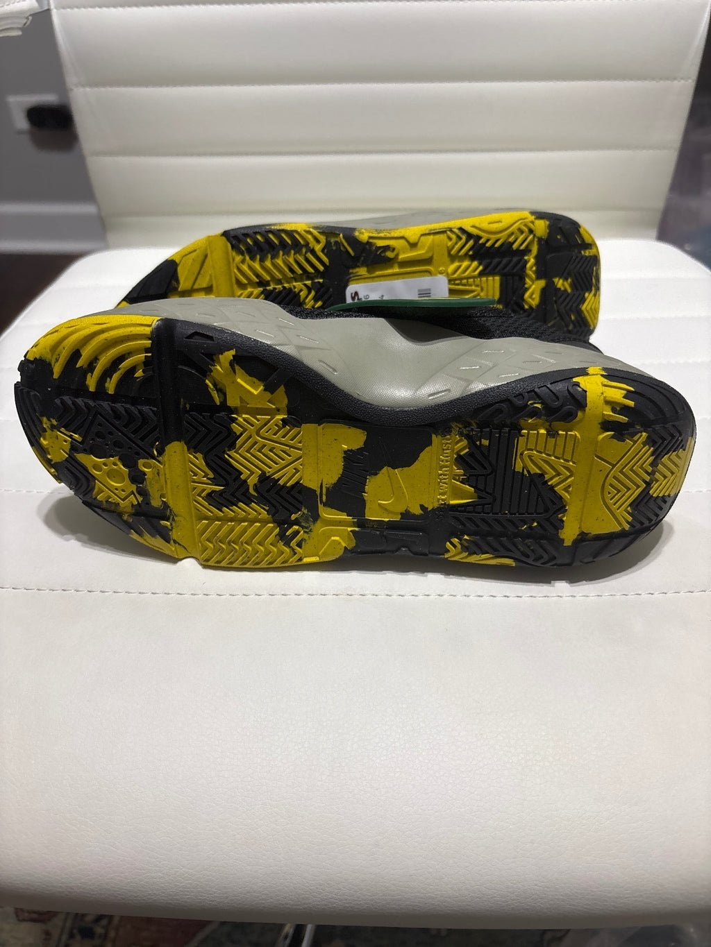 Nike Boys Basketball Shoes Green Yellow Black Size 10