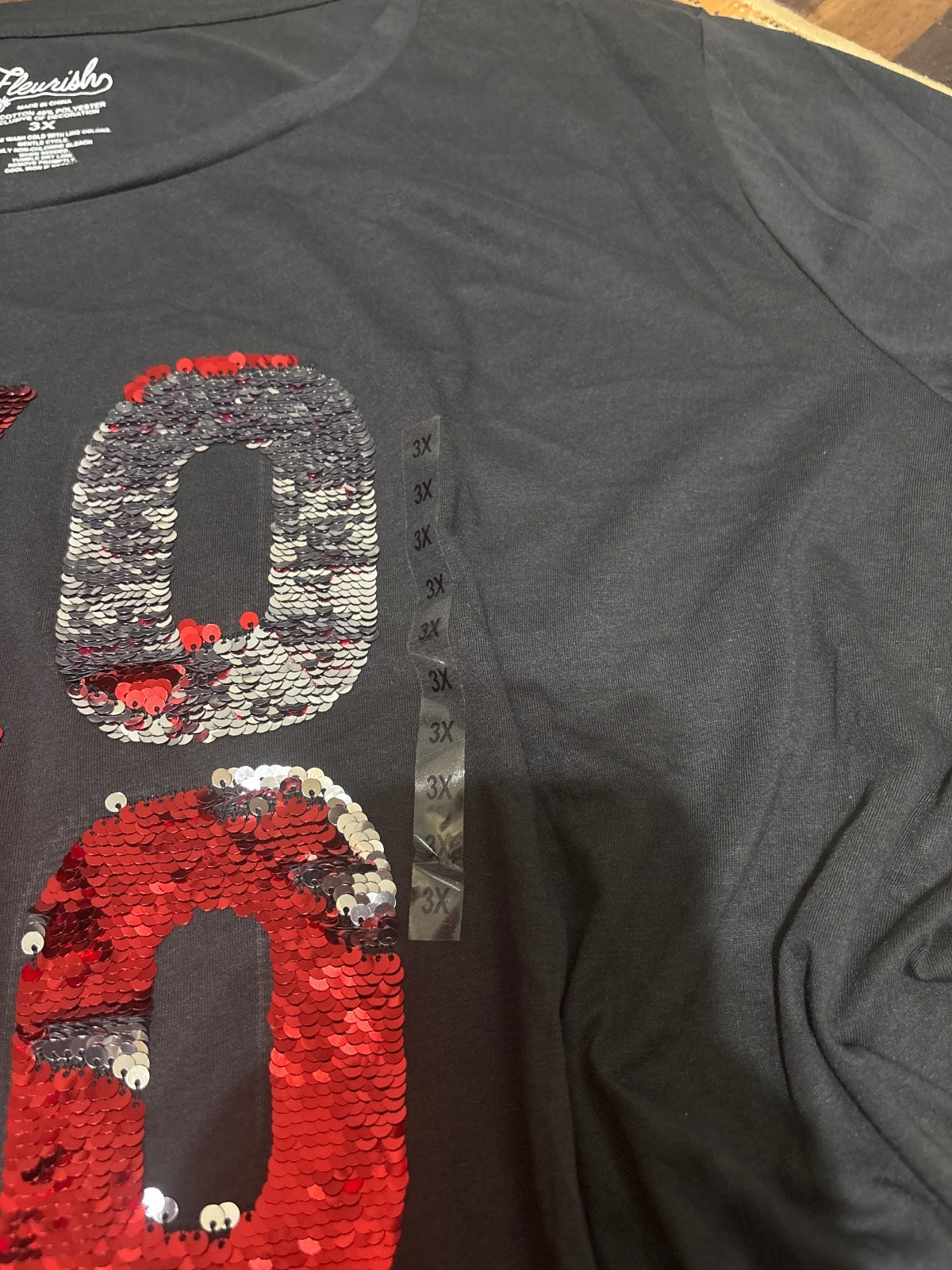 Fleurish Women's 3X Gray Sequin XO Graphic T-Shirt