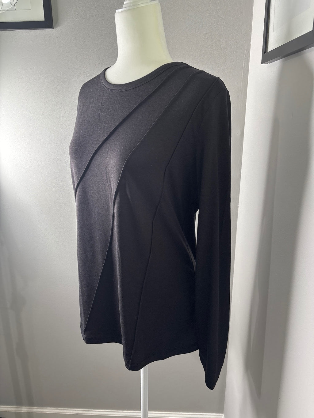 Black Long Sleeve Crew Neck Top with Diagonal Stitch Detail, Size M