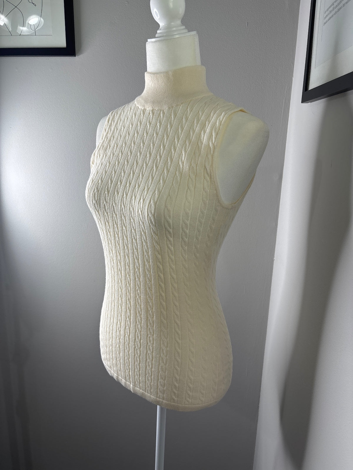Chérie Colletta Cream Cable Knit Sleeveless Sweater Top Size M