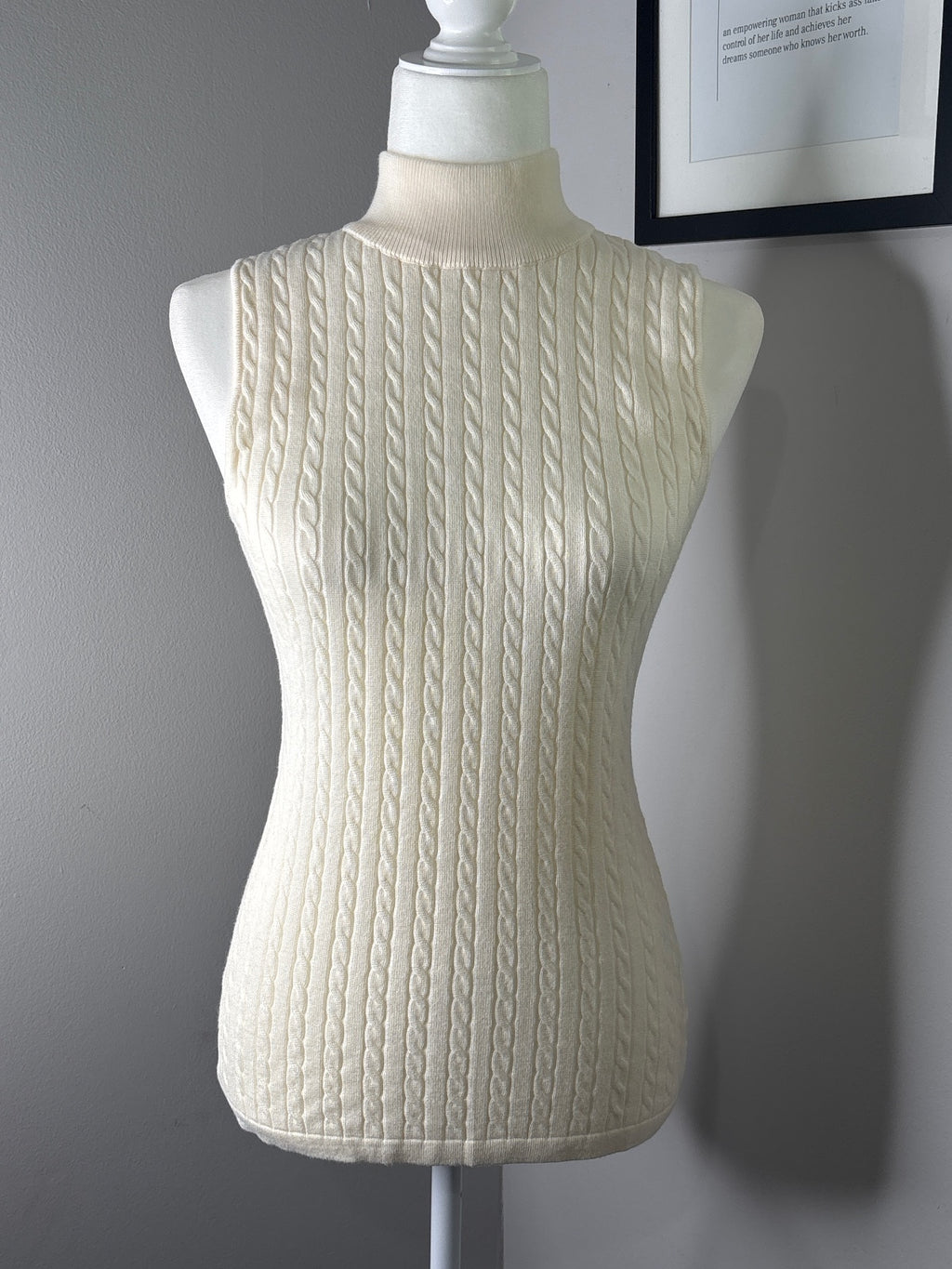 Chérie Colletta Cream Cable Knit Sleeveless Sweater Top Size M