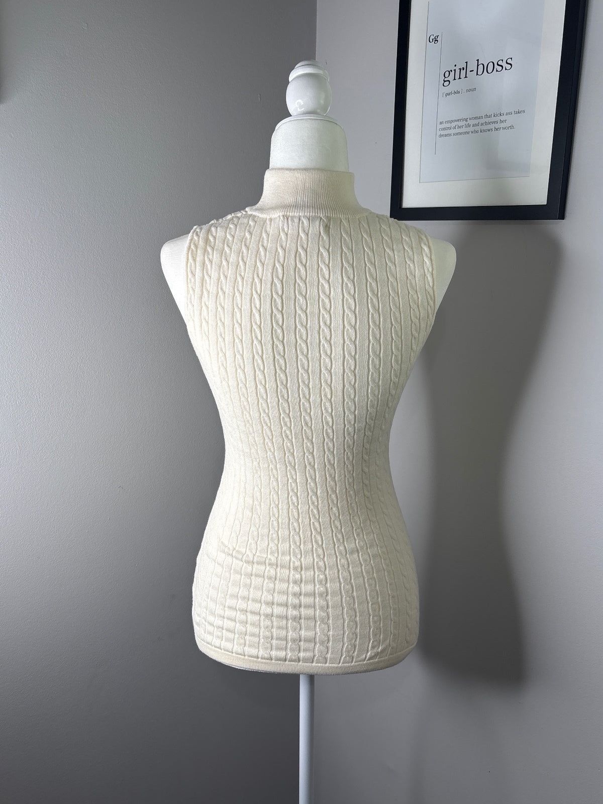 Chérie Colletta Cream Cable Knit Sleeveless Sweater Top Size M